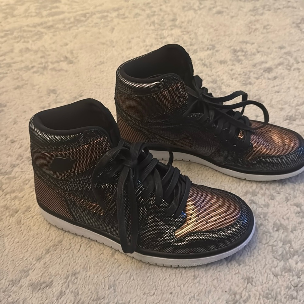 Nike Air Jordan 1 Retro High OG Fearless
Great Condition.